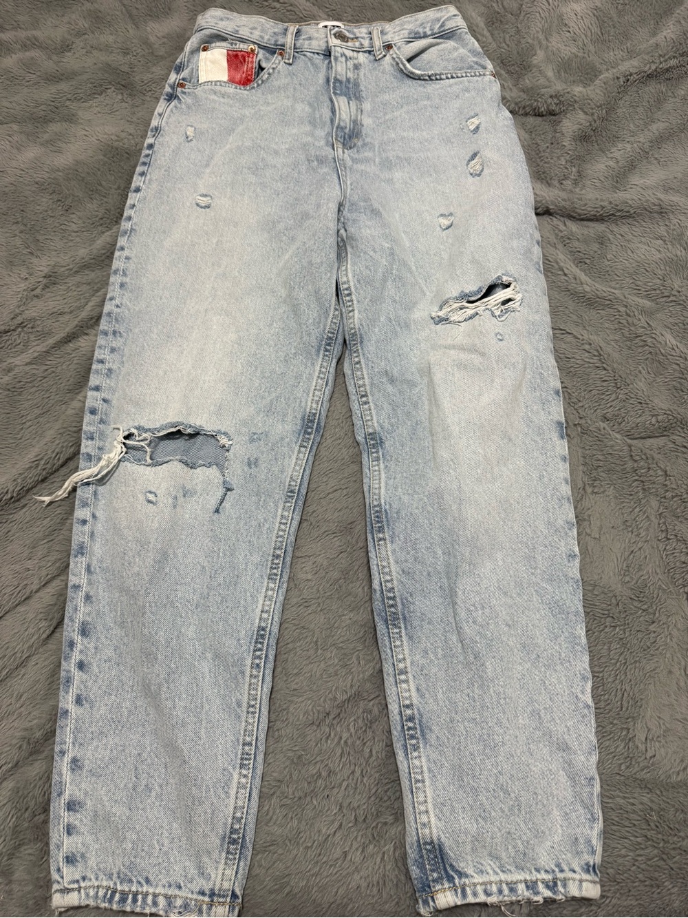 Tommy Jeans Mom Jeans Light Washed Distressed